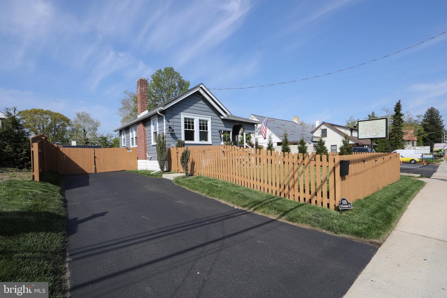 1028 N Providence Road photo 4