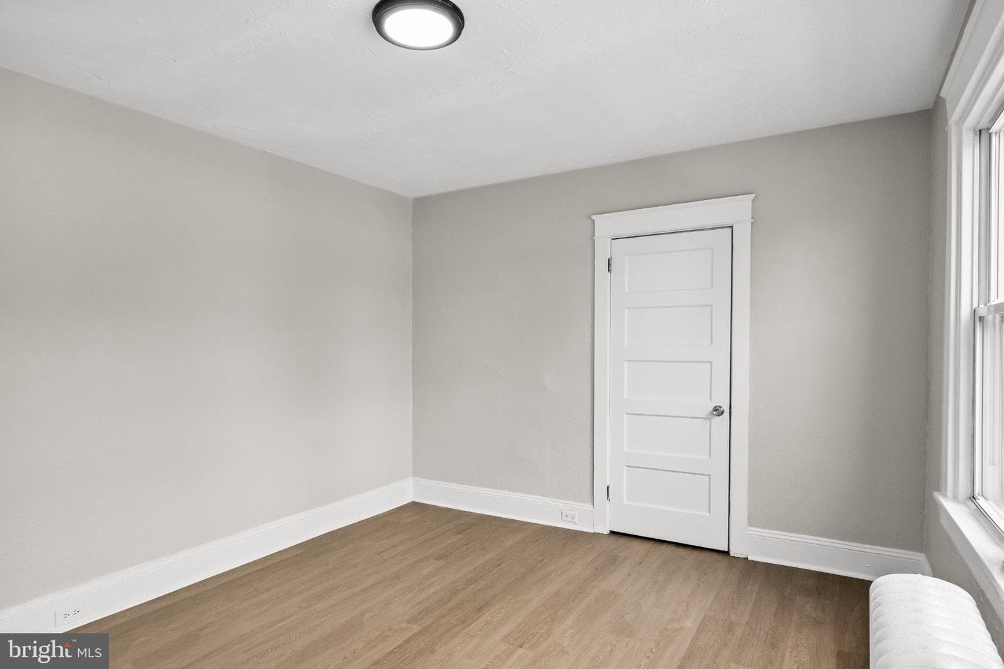 109 E 24th Street photo 17