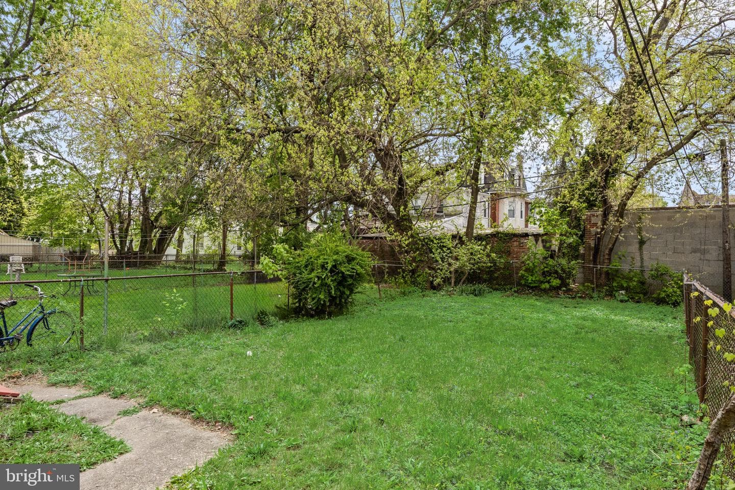 109 E 24th Street photo 26