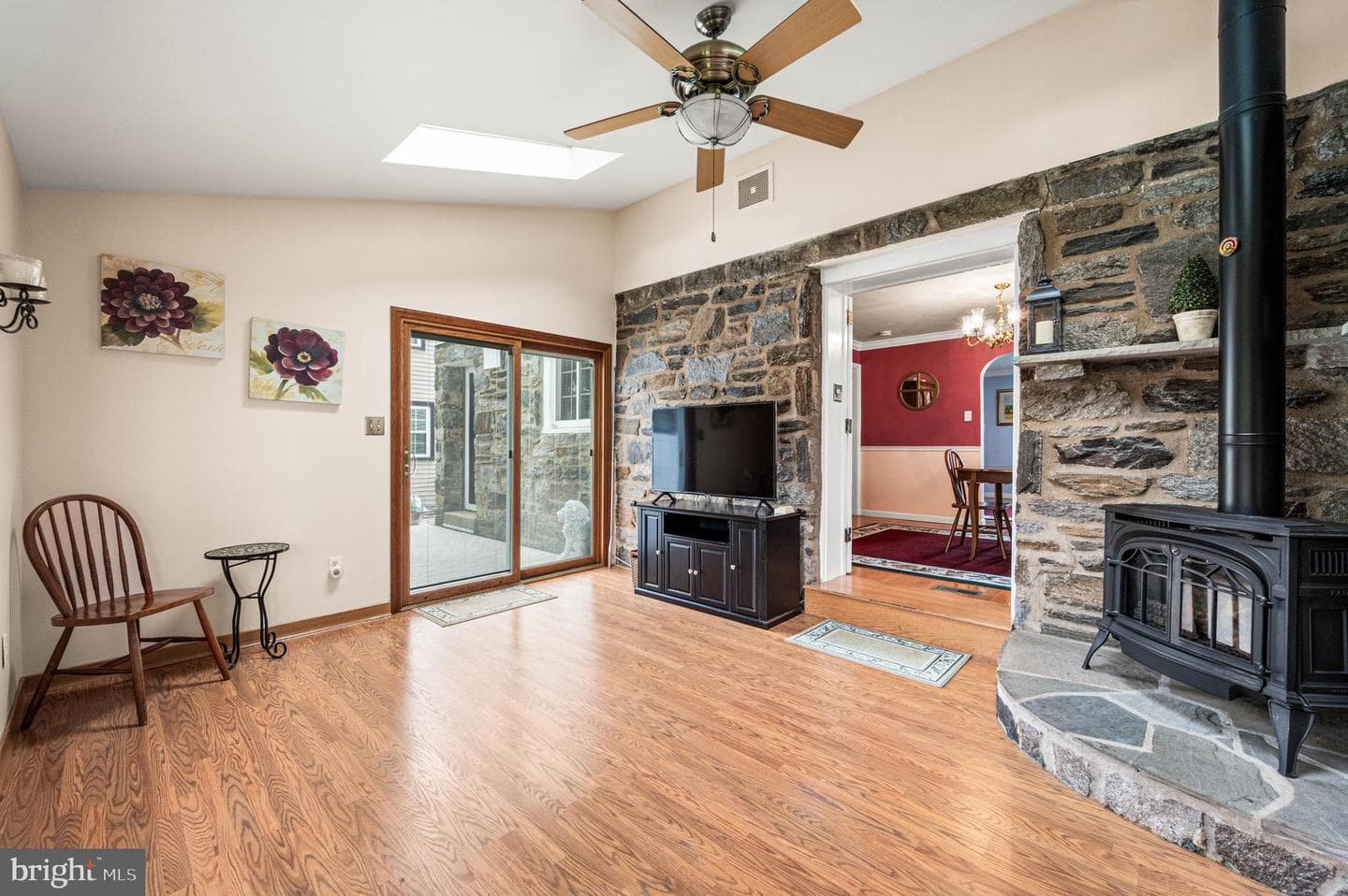 481 Maplewood Road photo 15