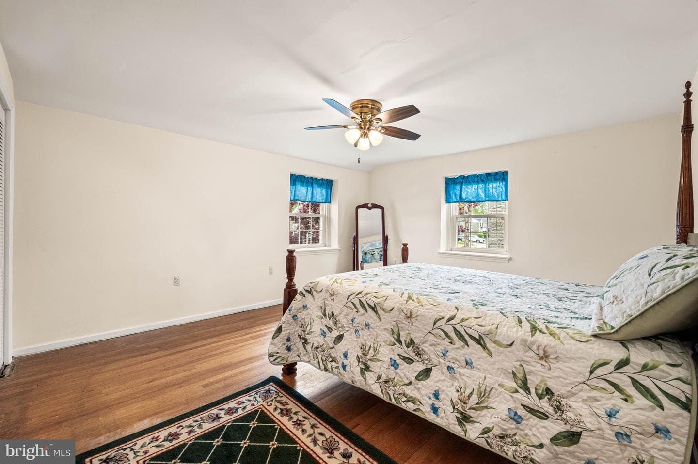481 Maplewood Road photo 17