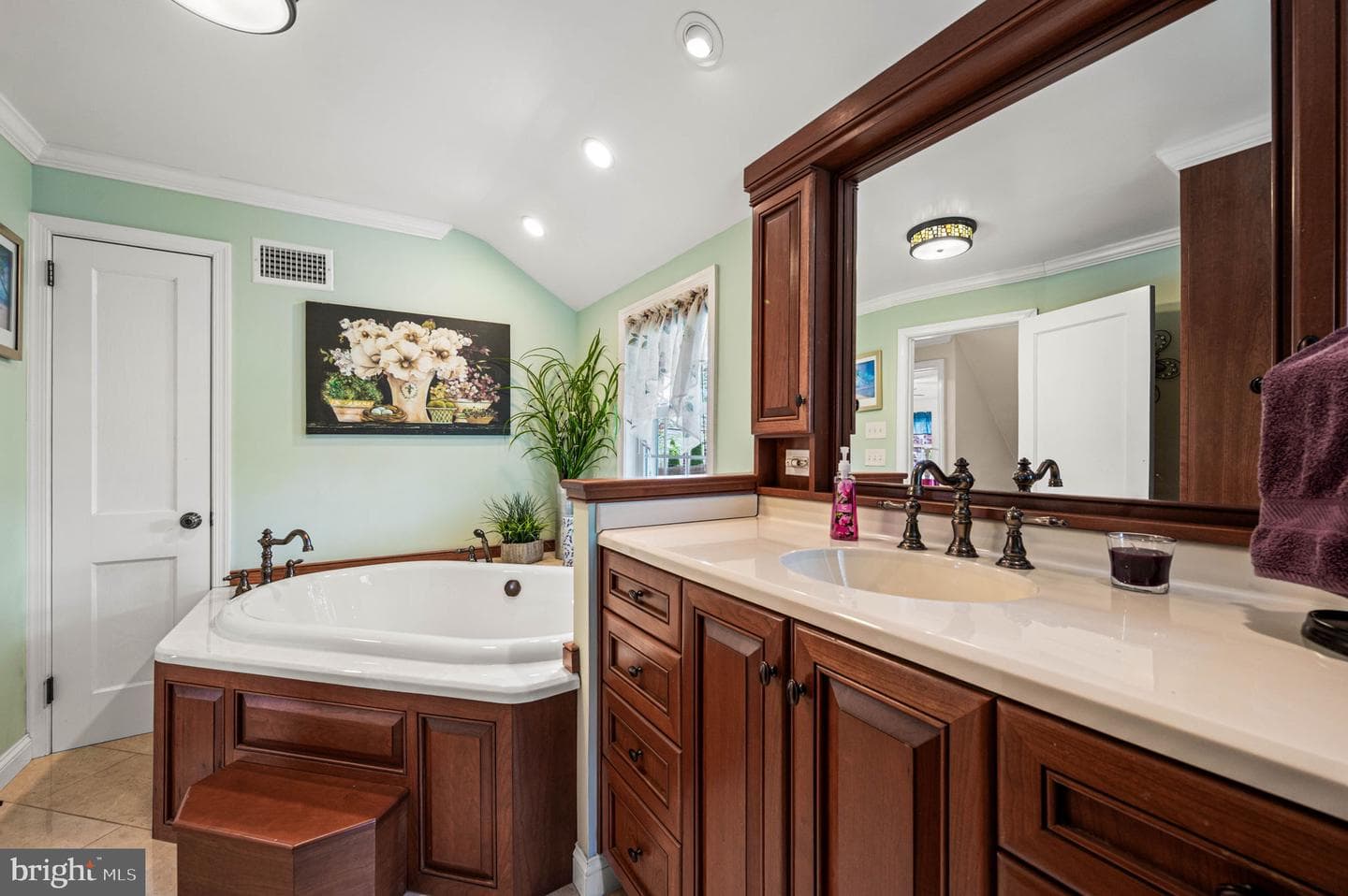 481 Maplewood Road photo 20