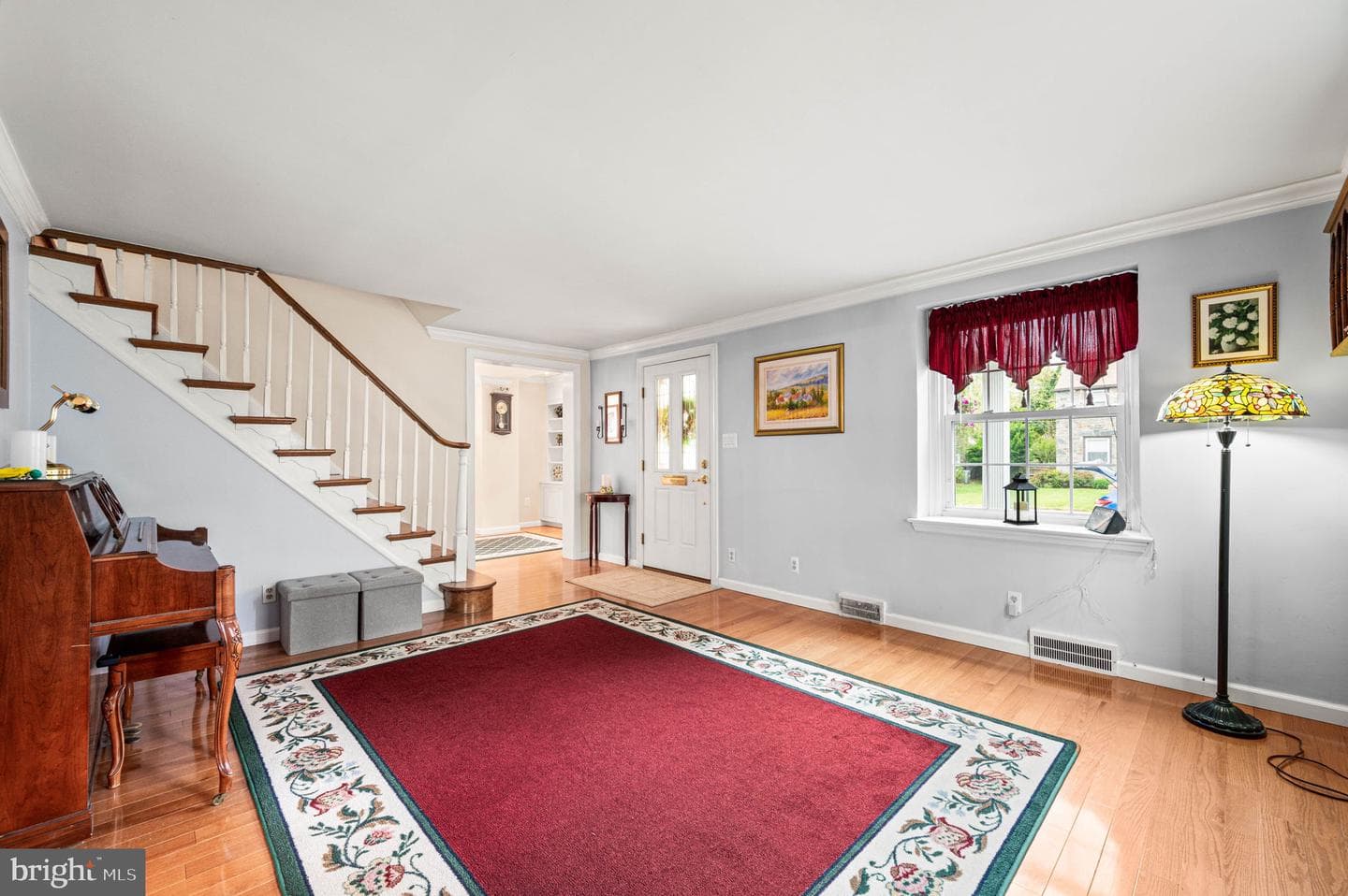 481 Maplewood Road photo 4