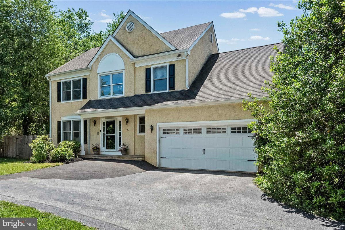 252 Highland Avenue, Wayne