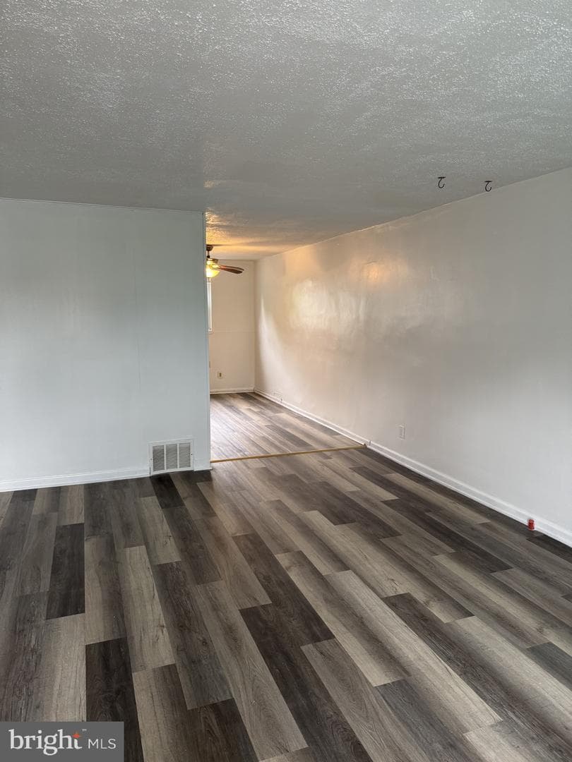 927 Grant Road photo 3