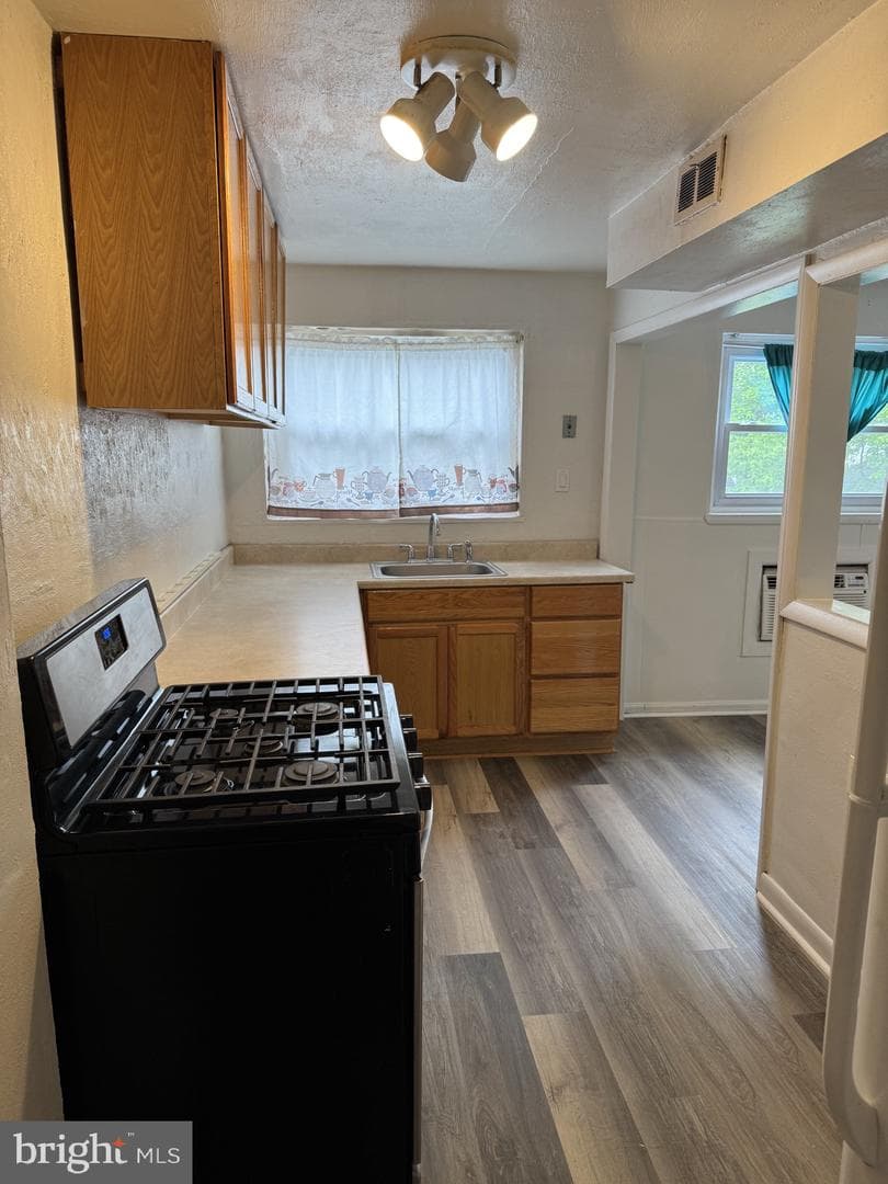 927 Grant Road photo 5