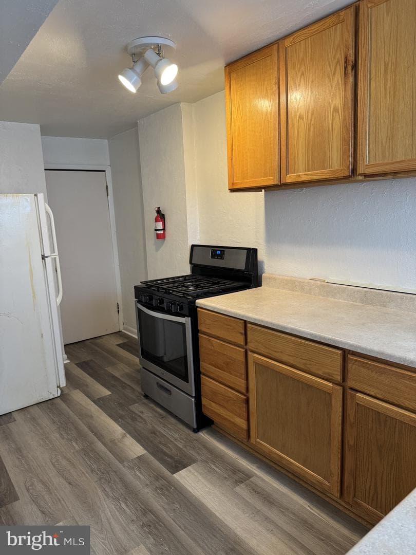 927 Grant Road photo 6