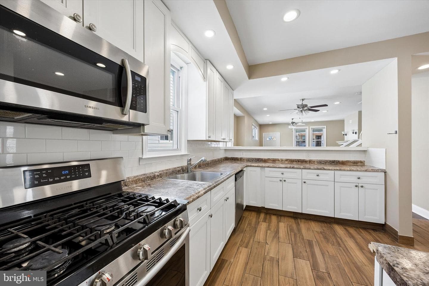 524 Orchard Avenue photo 9
