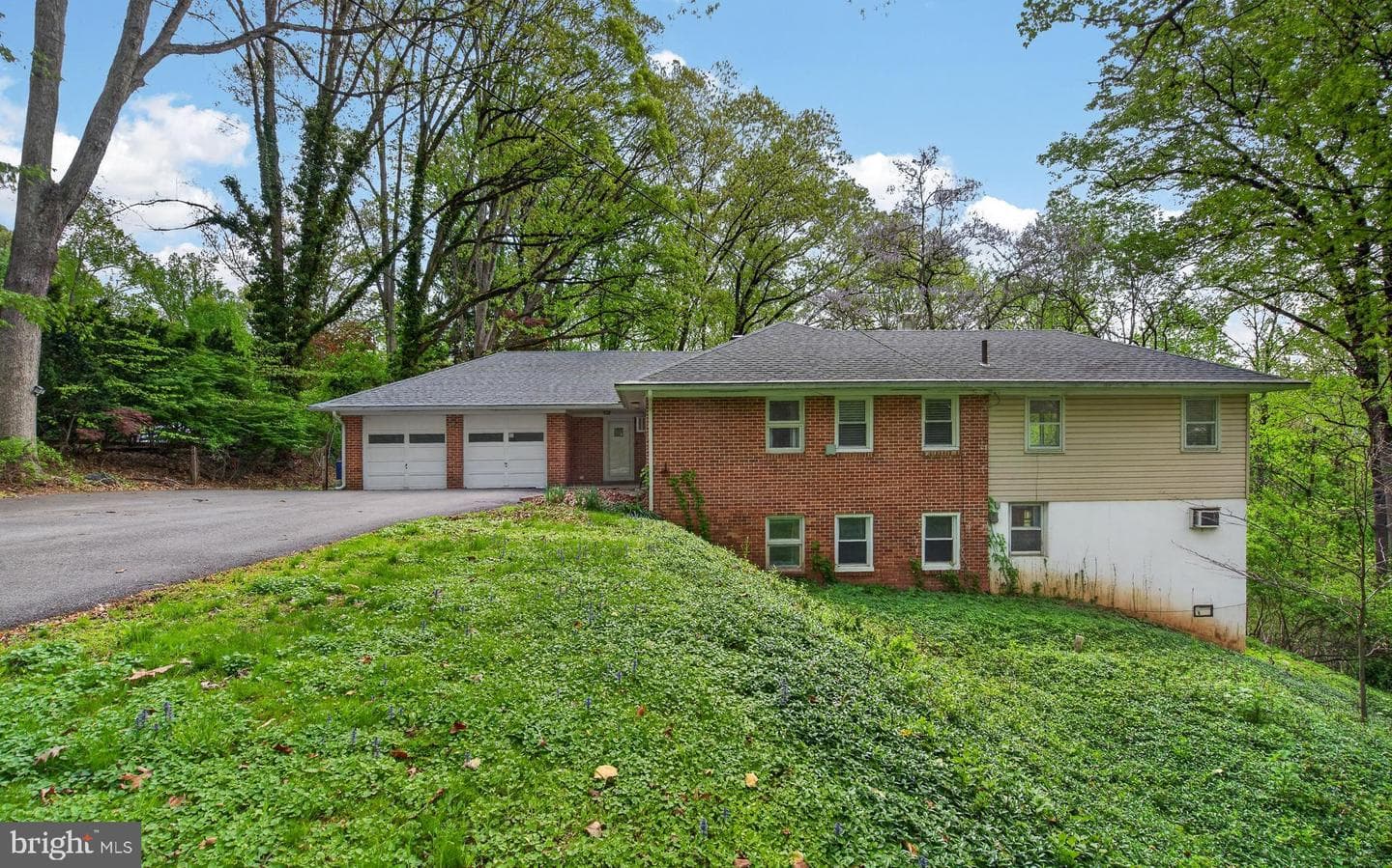 454 Kirk Lane, Media