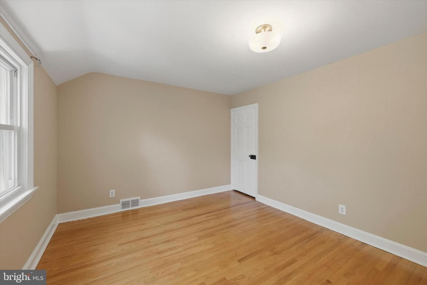 143 Bryn Mawr Avenue photo 25