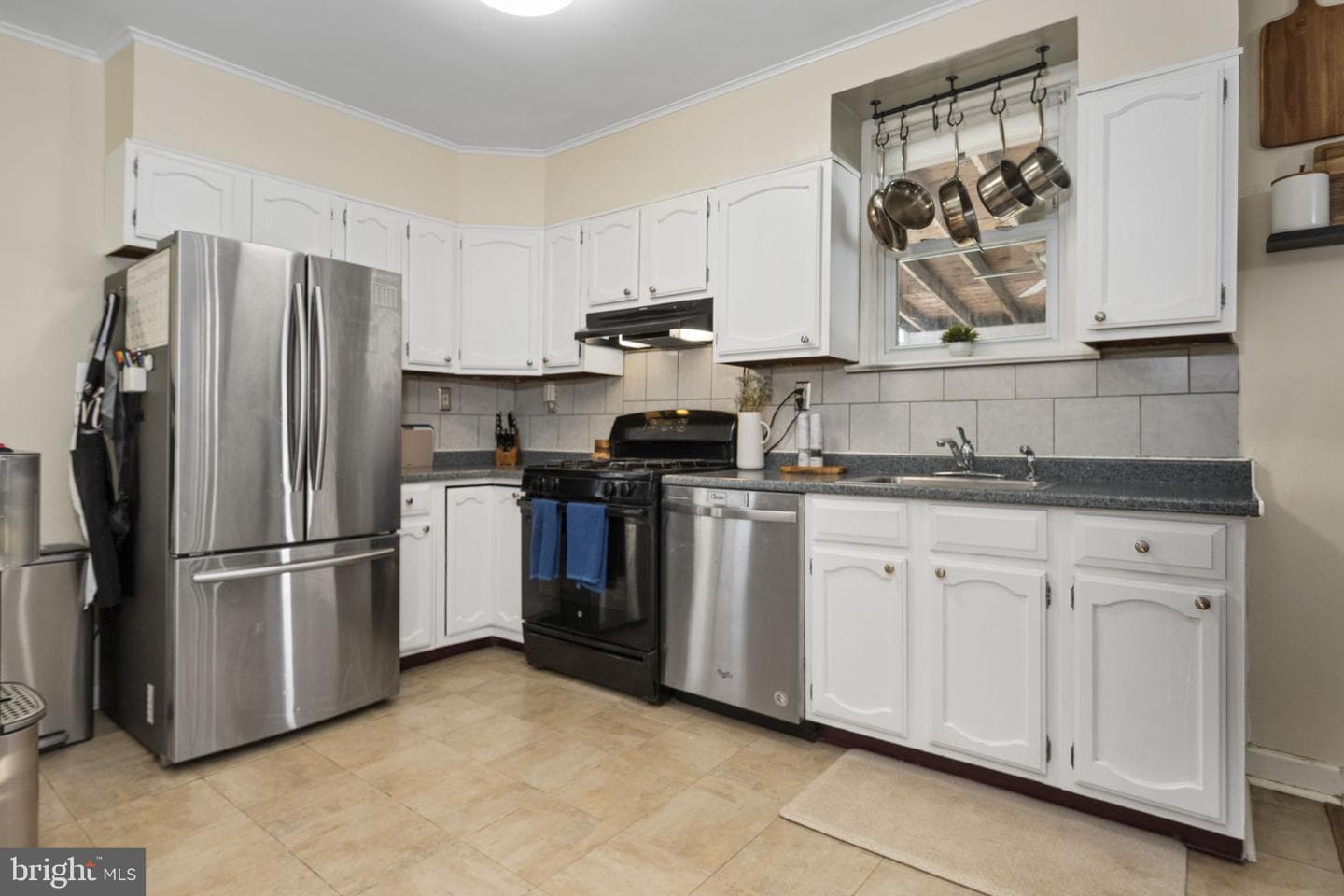 225 Folsom Avenue photo 9