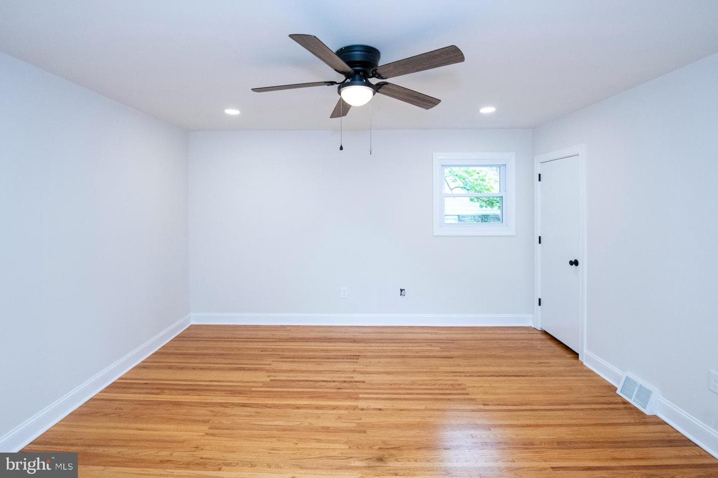 413 Ellis Road photo 24