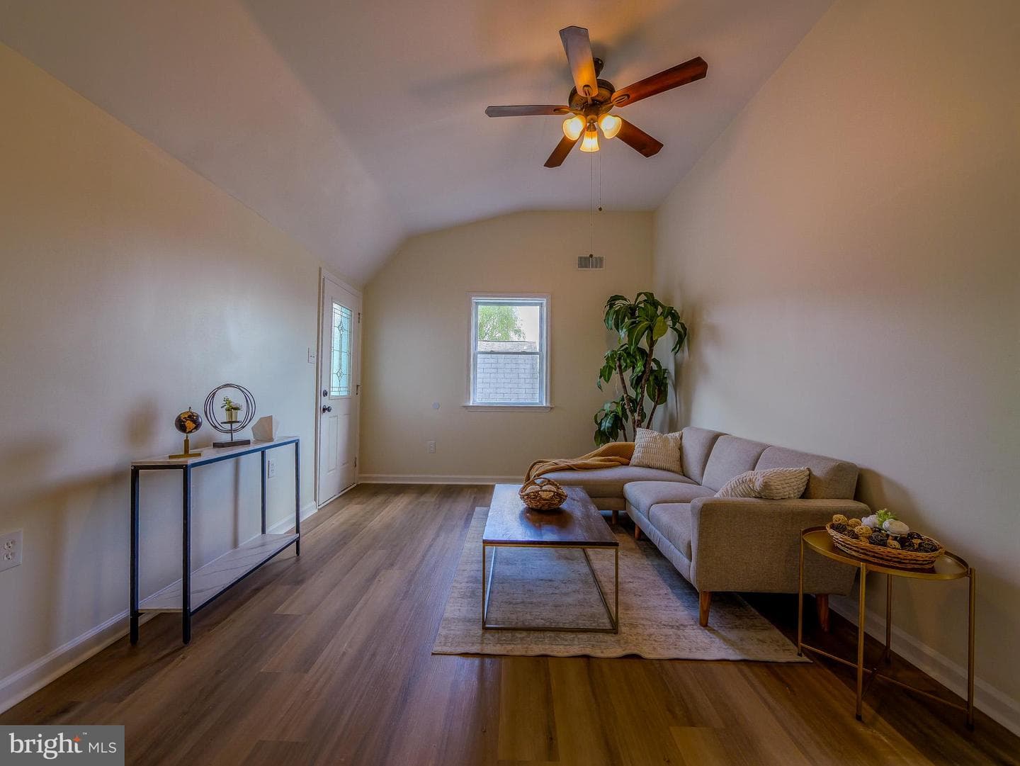 4828 Greenwood Street photo 22