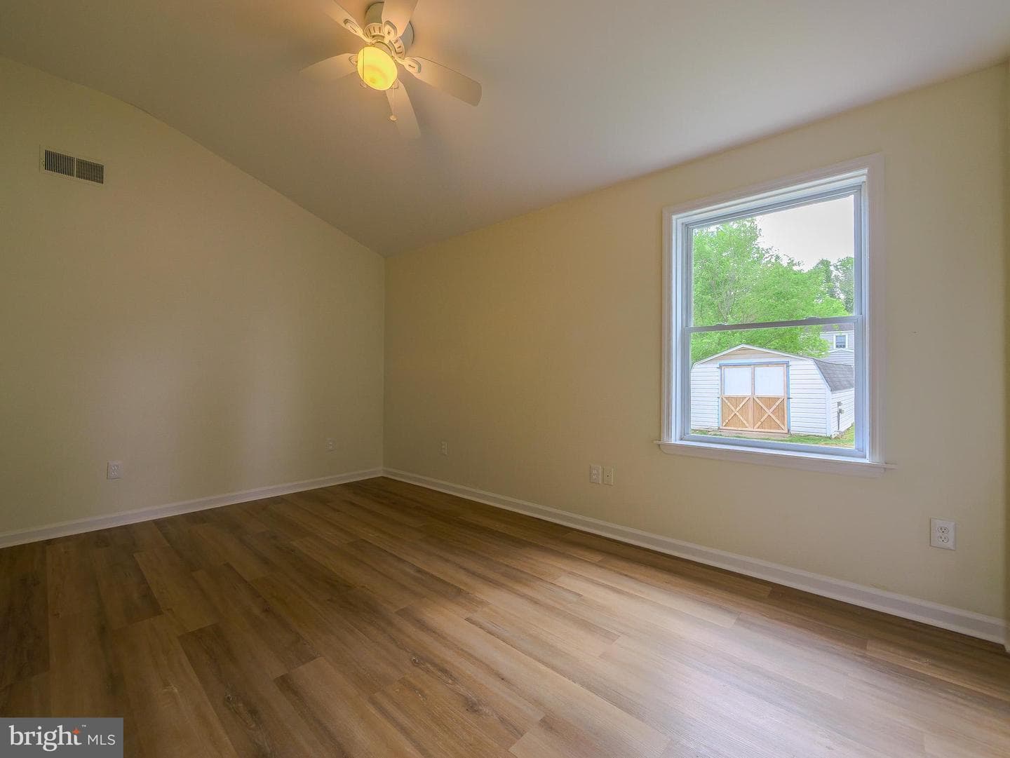 4828 Greenwood Street photo 30