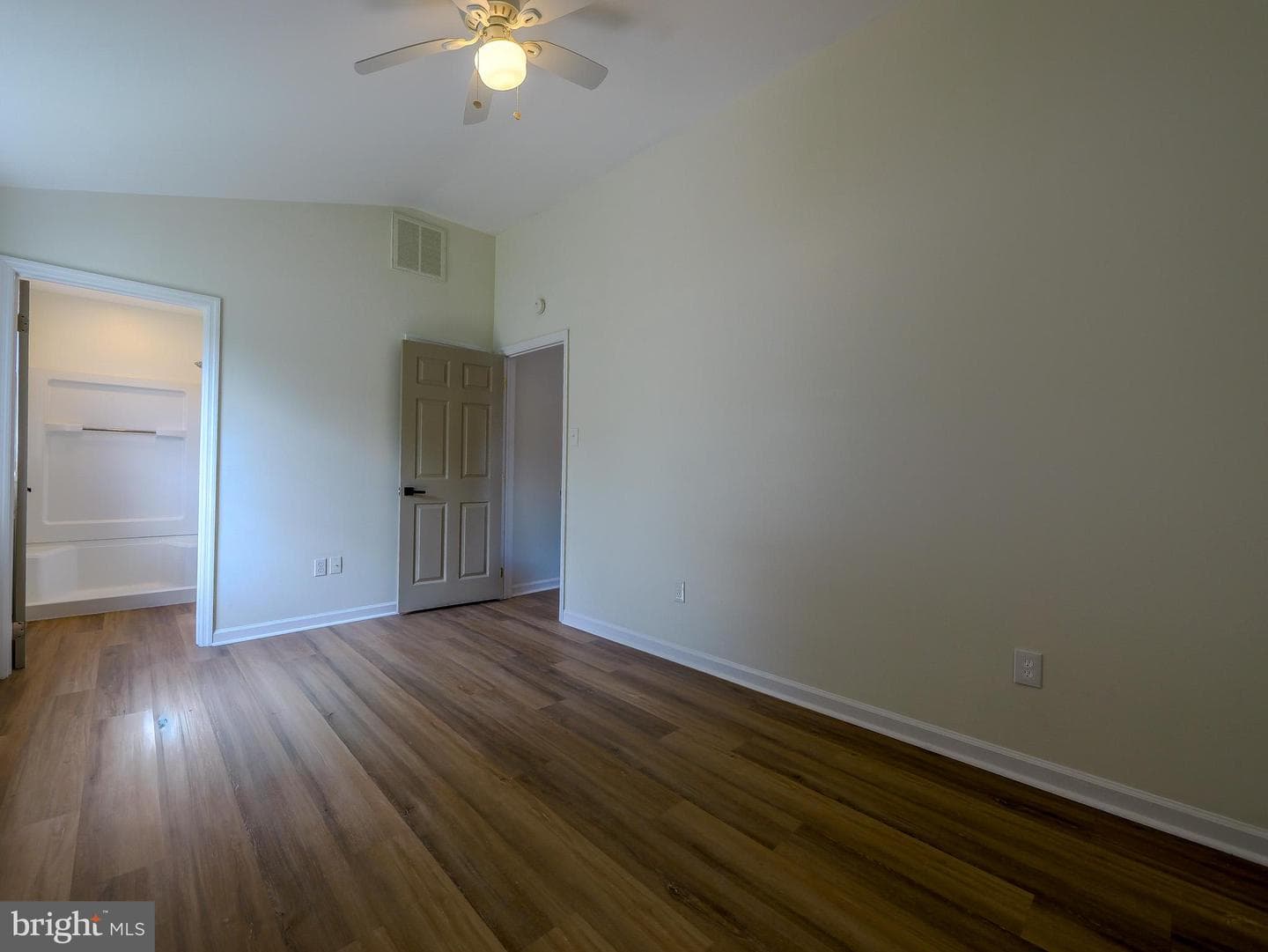 4828 Greenwood Street photo 32