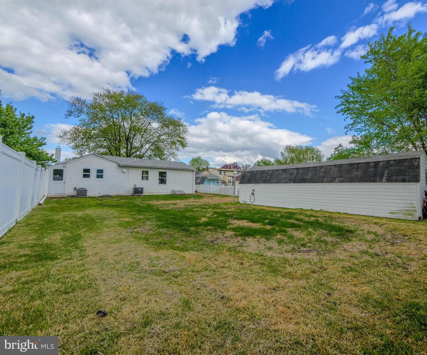 4828 Greenwood Street photo 37