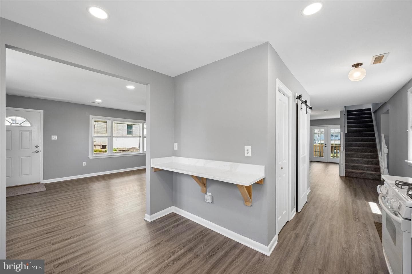 2211 Dickens Lane photo 10