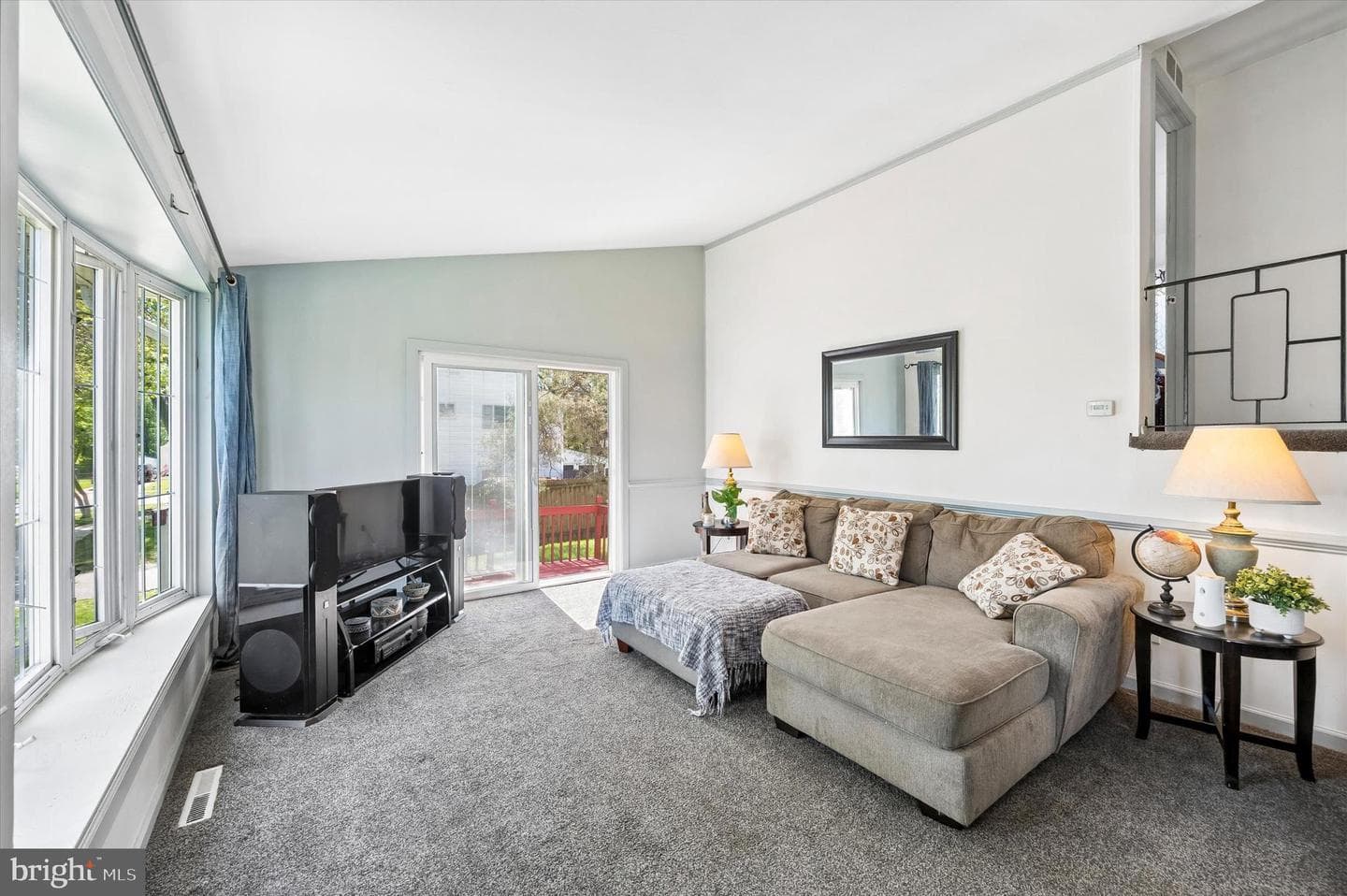 5 Stuart Drive photo 3