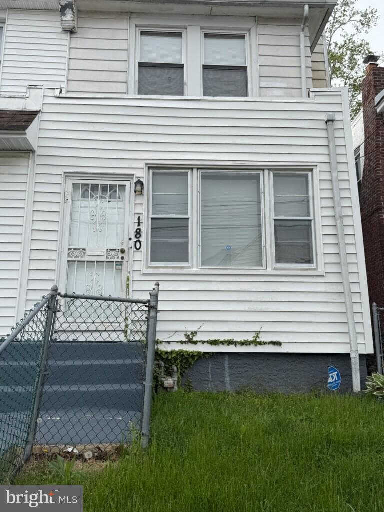 180 Park Place, Lansdowne