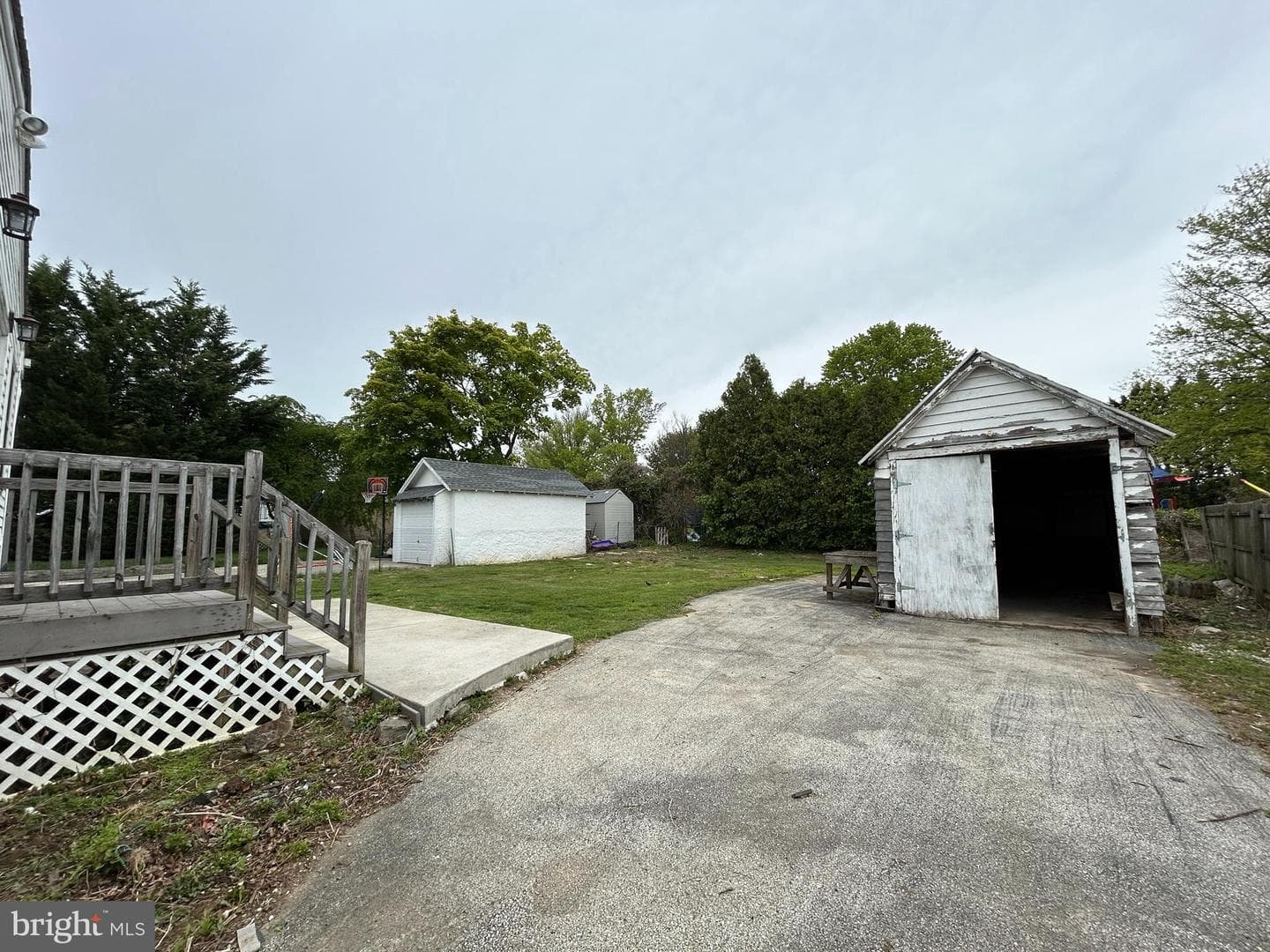 2003 Oakmont Avenue photo 2