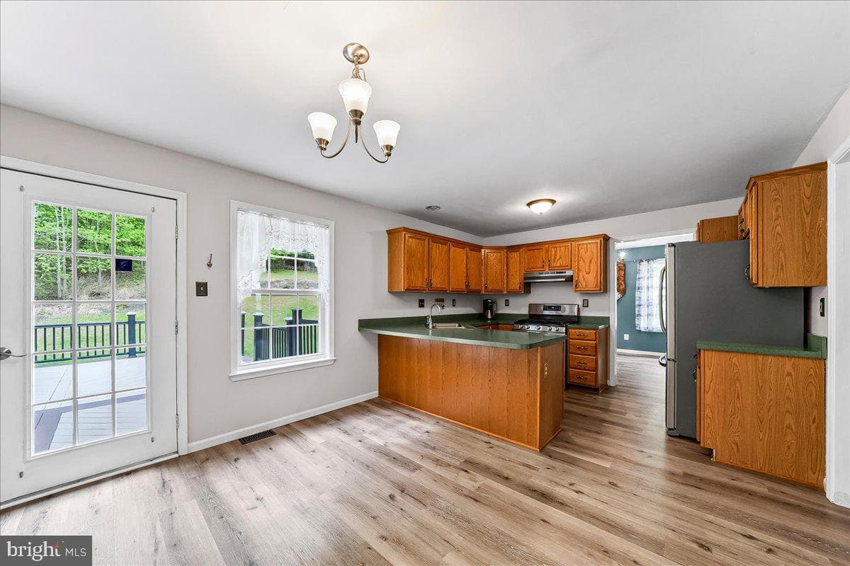 3174 William Road photo 15
