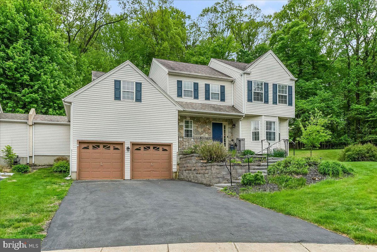 3174 William Road photo 2