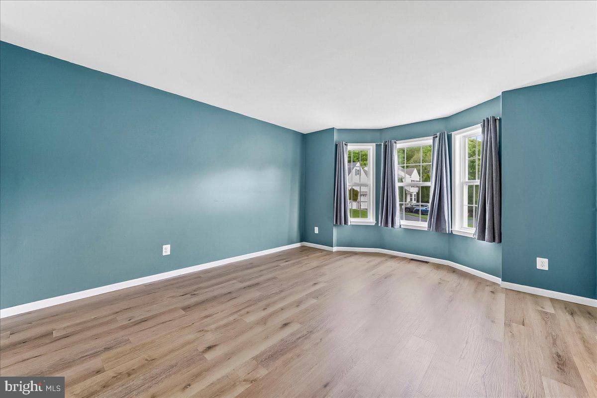 3174 William Road photo 7