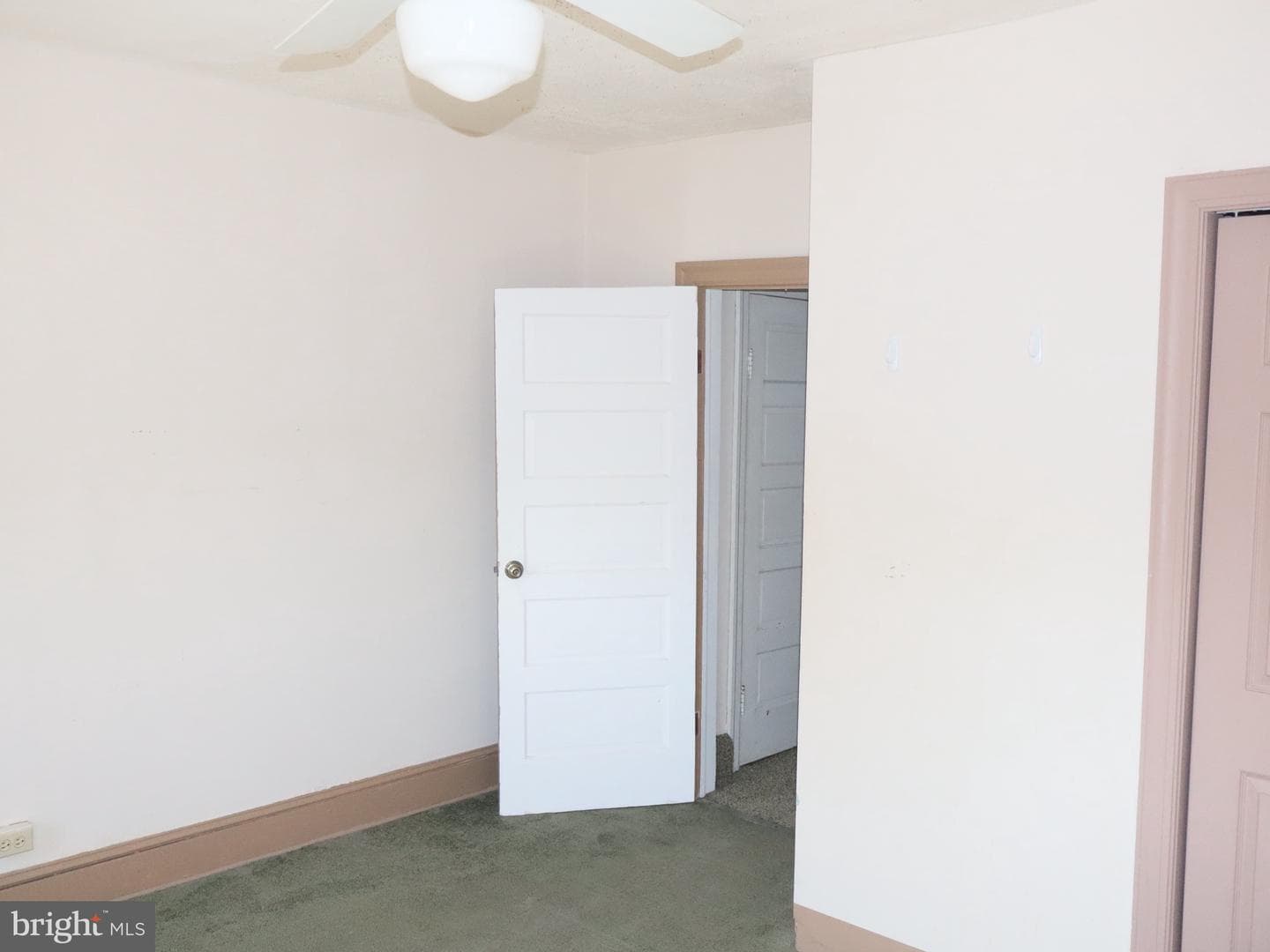 230 N Sycamore Avenue photo 10