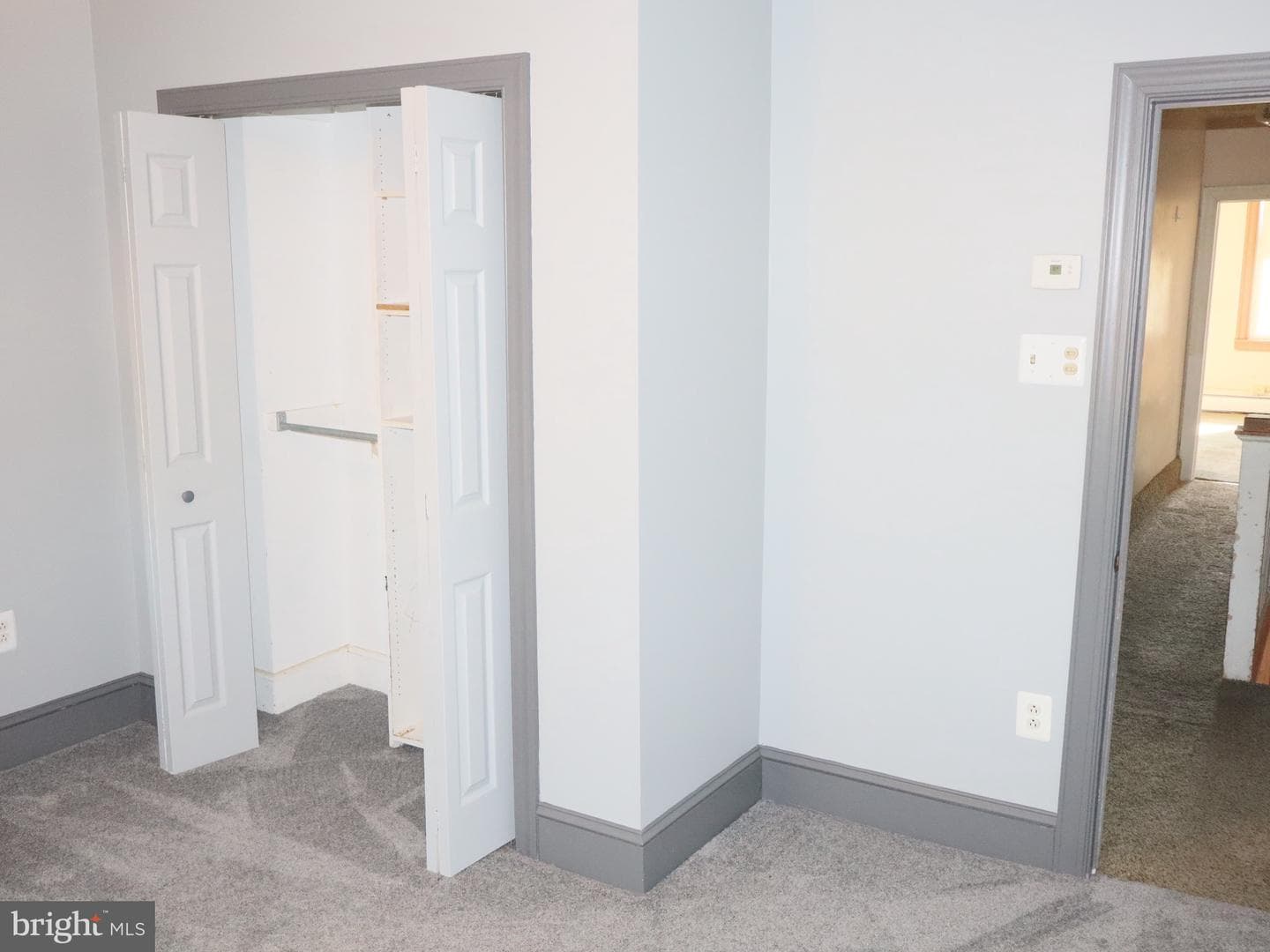 230 N Sycamore Avenue photo 18