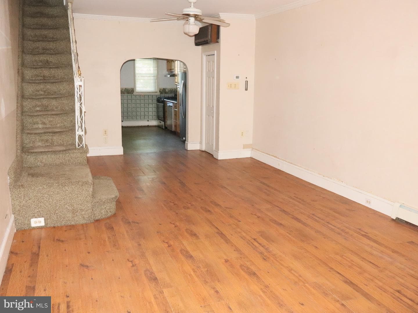 230 N Sycamore Avenue photo 4