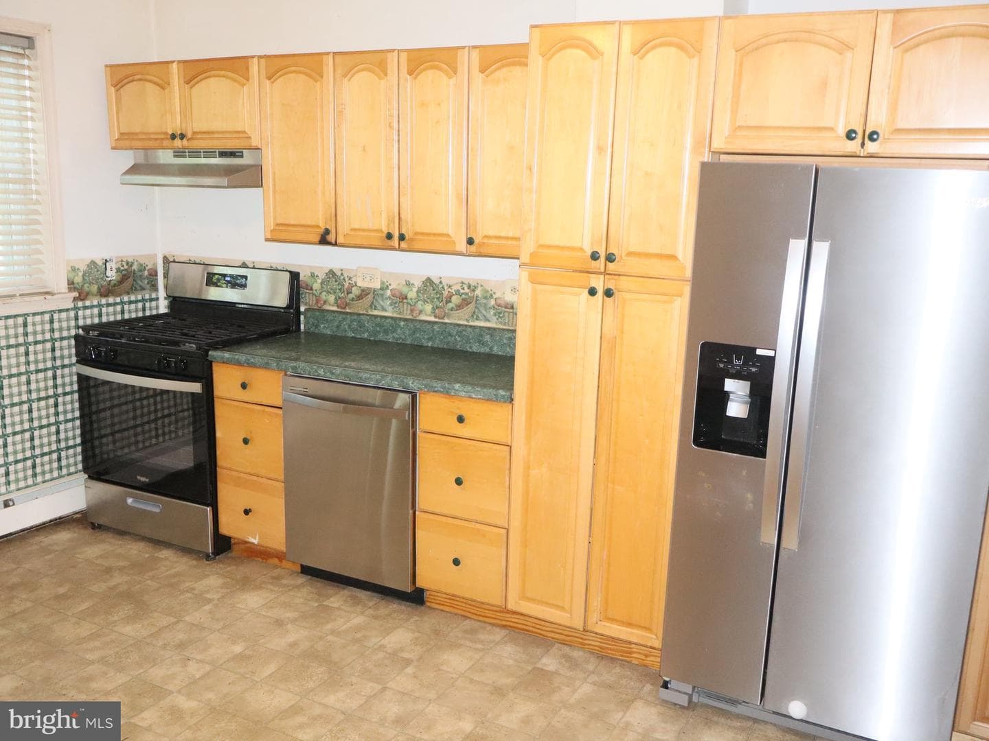 230 N Sycamore Avenue photo 8