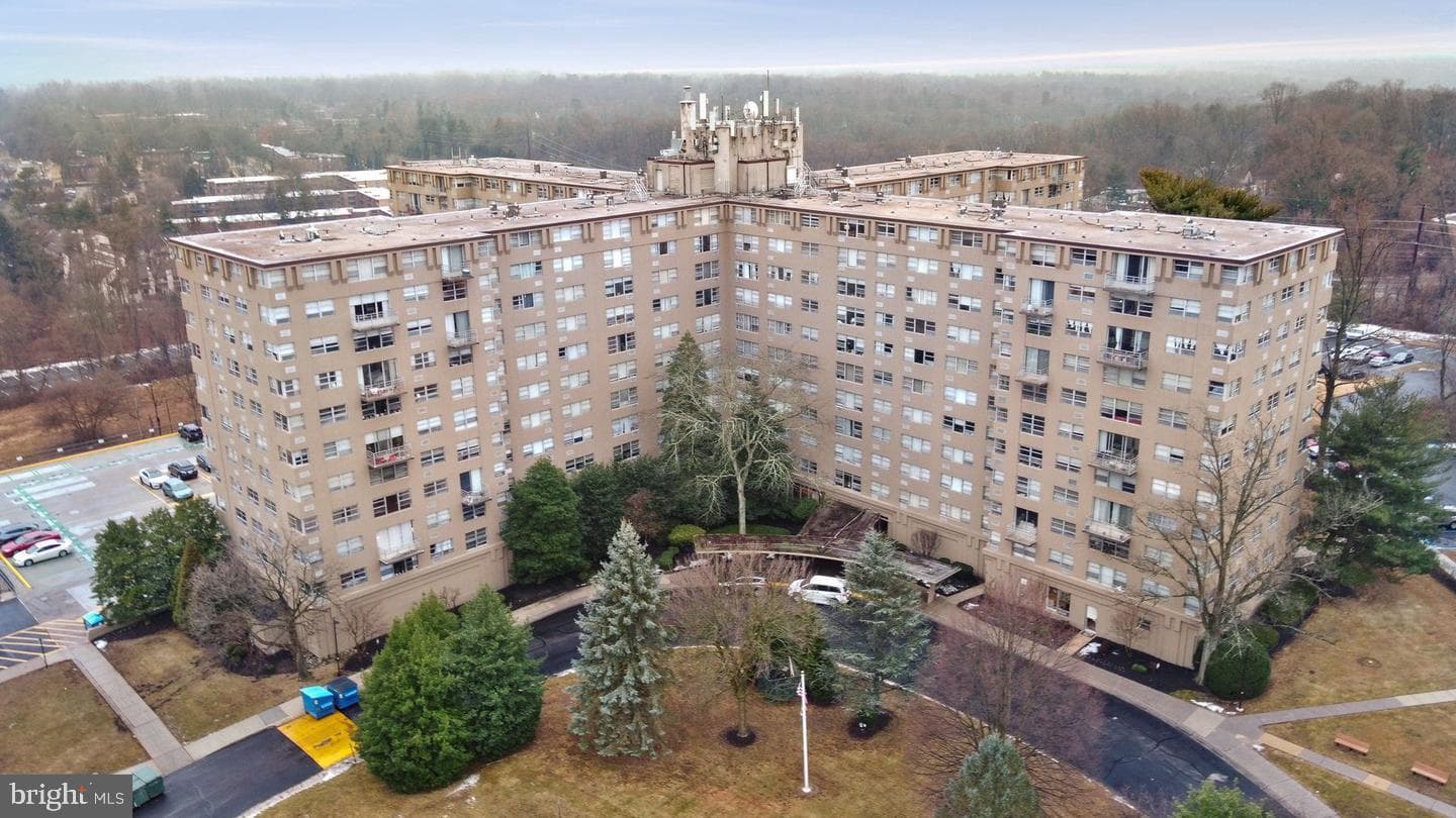 1030 E Lancaster Ave #711 photo 3