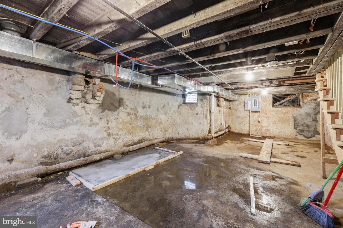 1120 Thomas Street photo 24