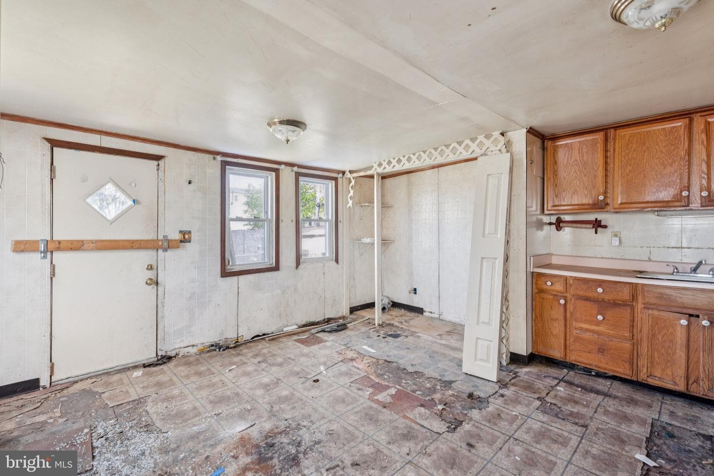 925 Kerlin Street photo 16