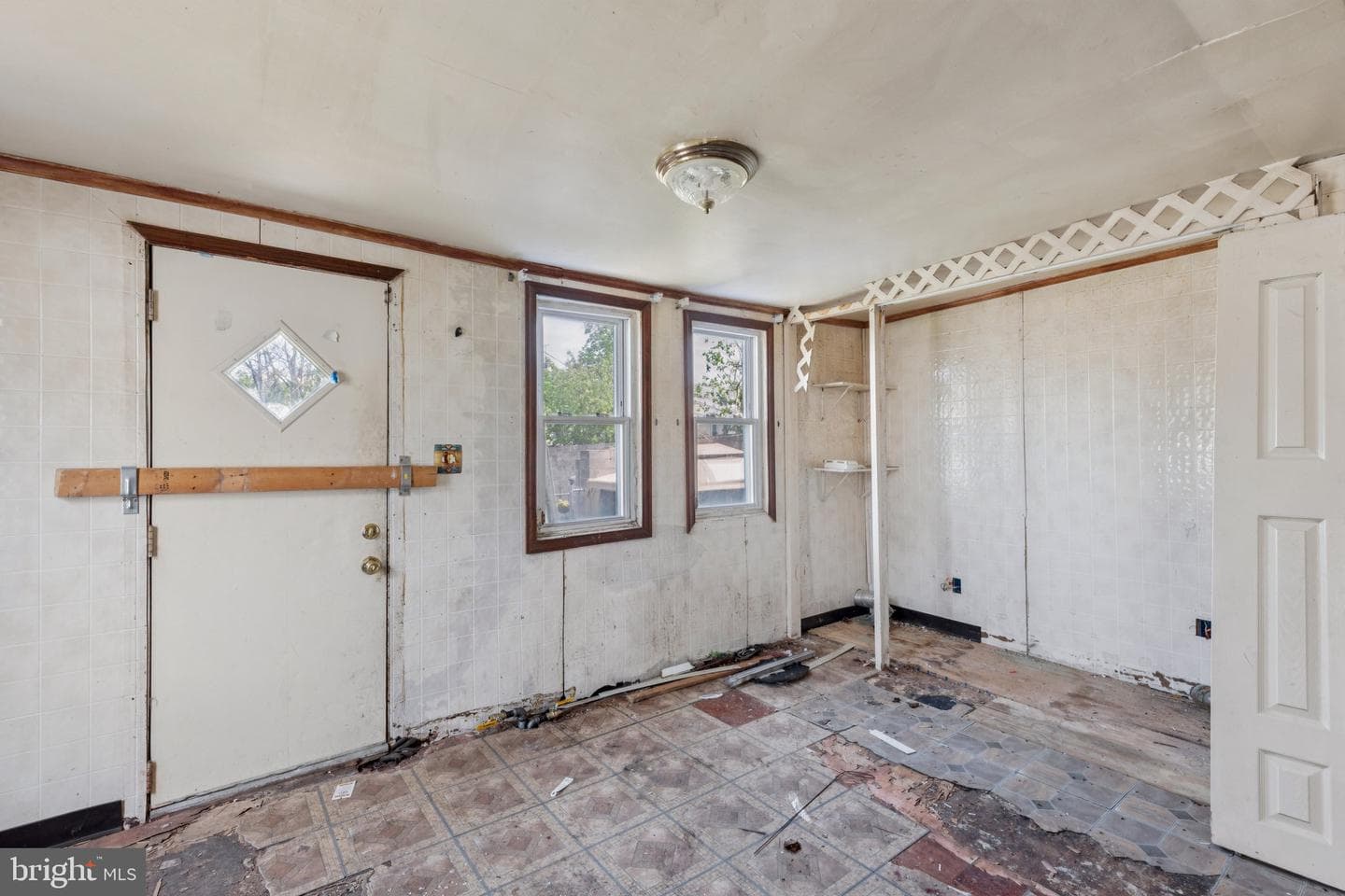 925 Kerlin Street photo 17