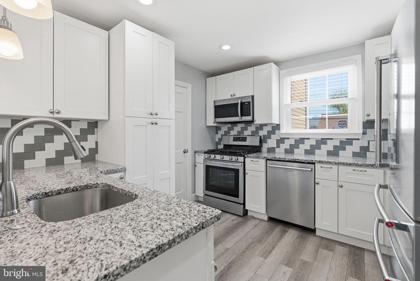 525 Broadview Road photo 13