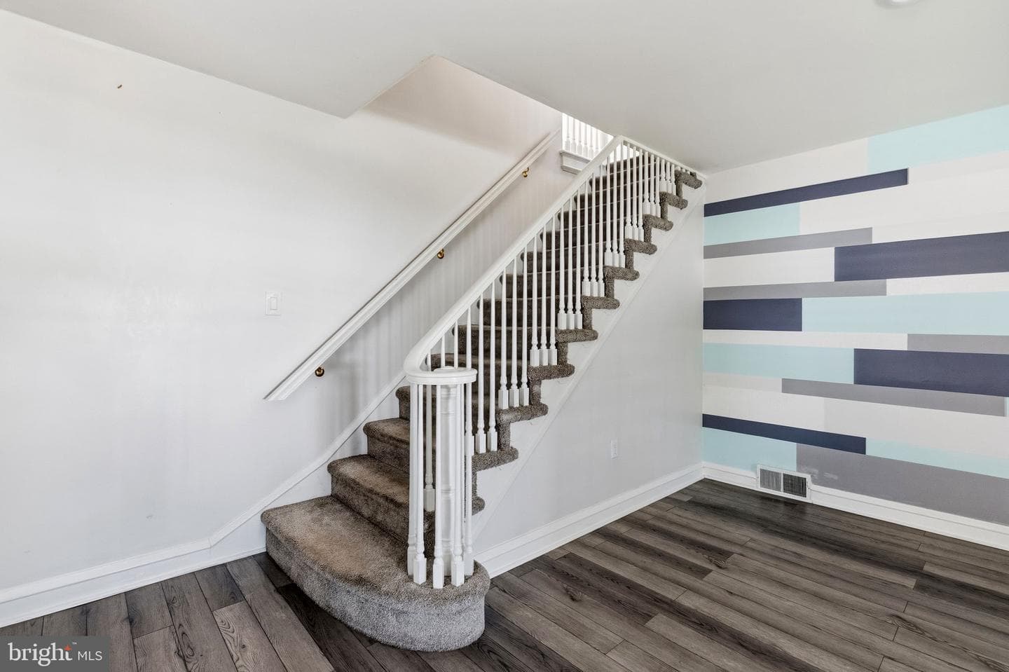 525 Broadview Road photo 21