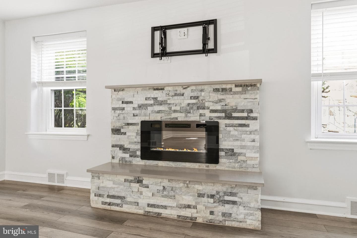 525 Broadview Road photo 22
