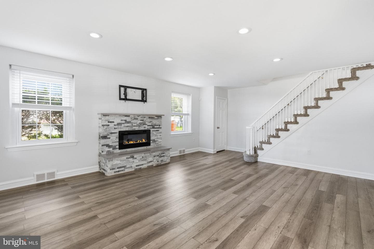 525 Broadview Road photo 9