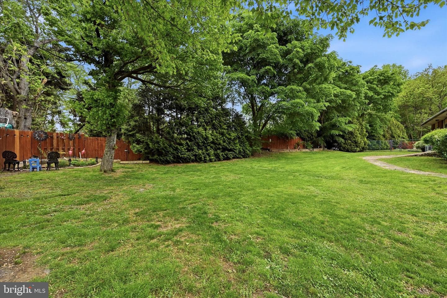 393 Monticello Avenue photo 16