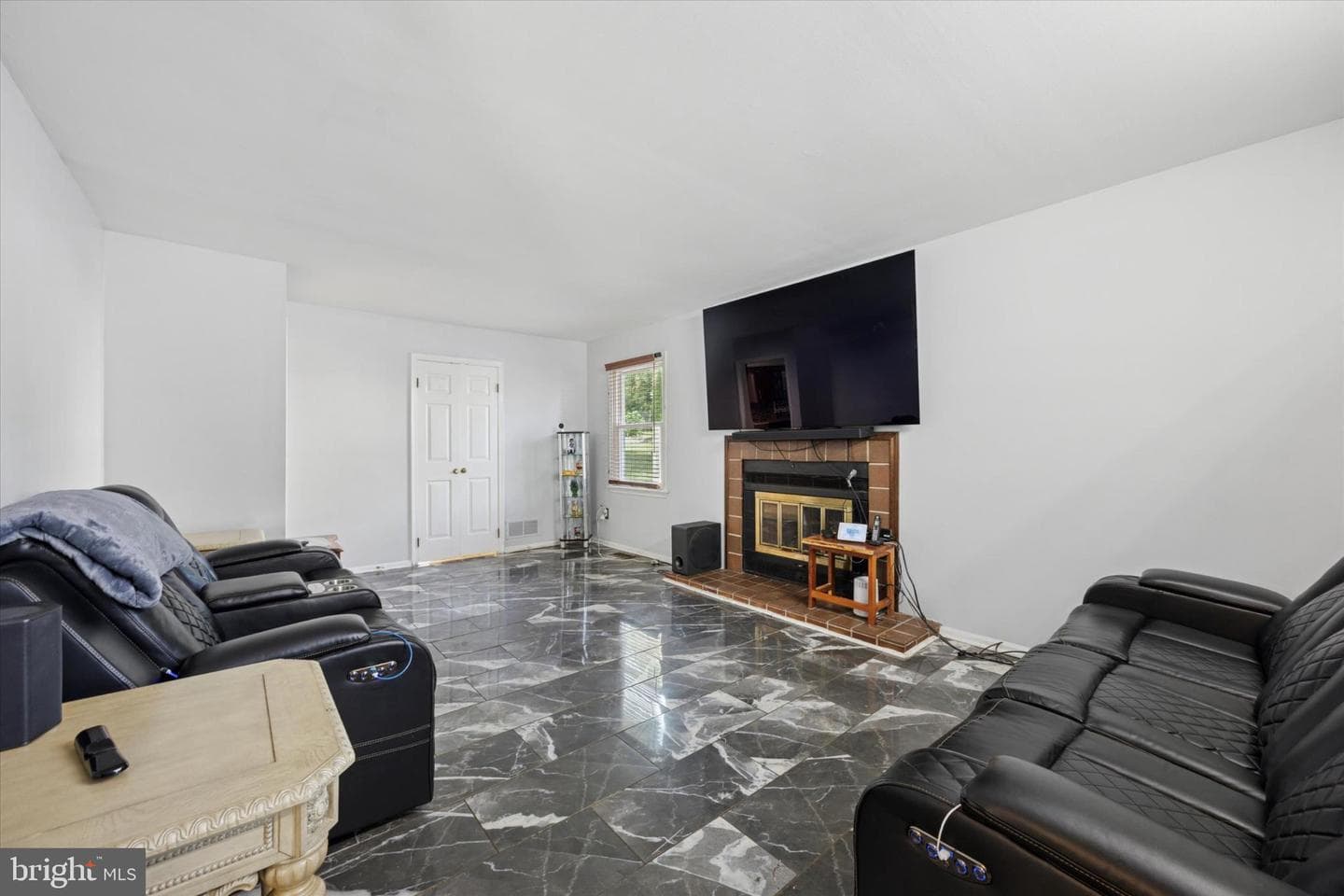 506 Flora Circle photo 11