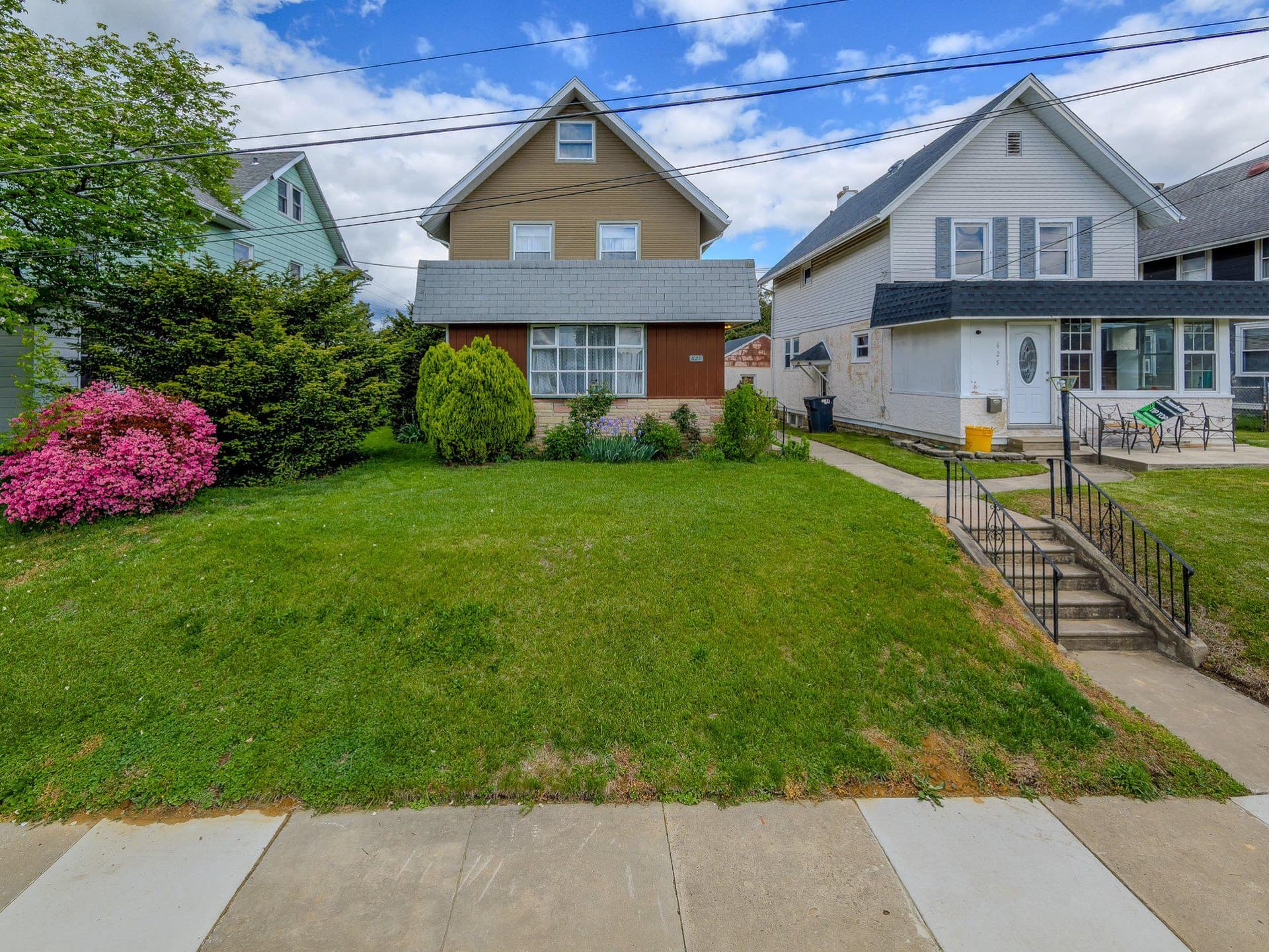 627 W Gardner Avenue