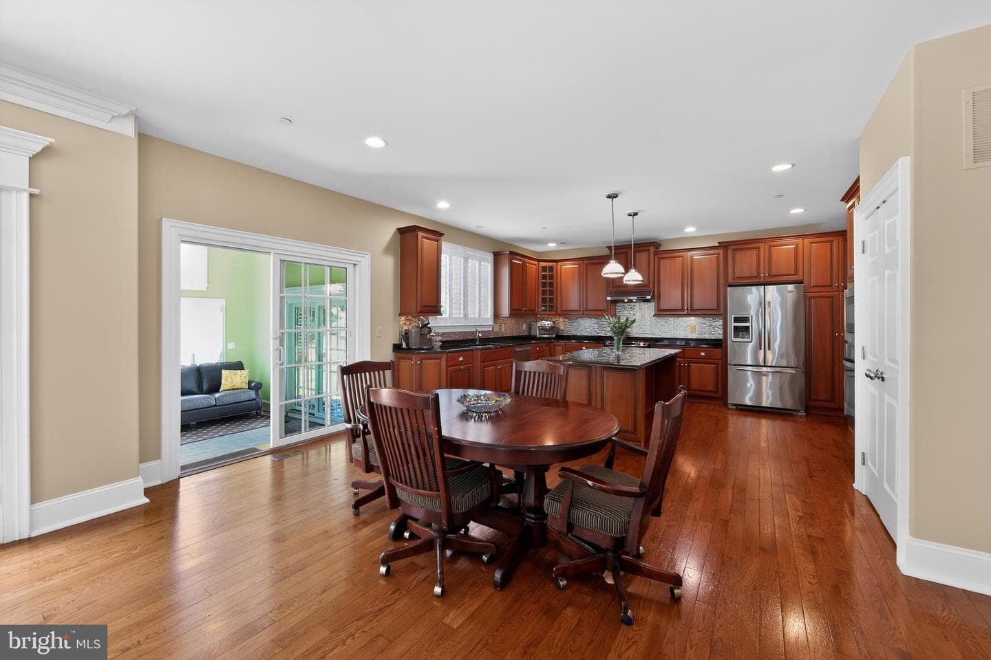 10 Kenmore Lane photo 20