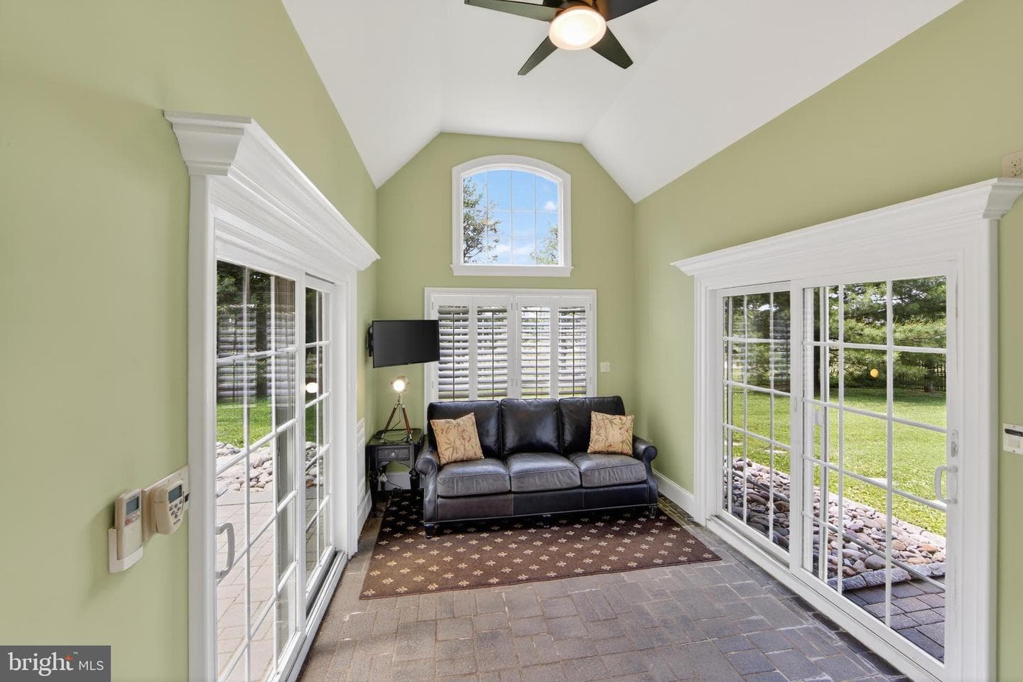 10 Kenmore Lane photo 21