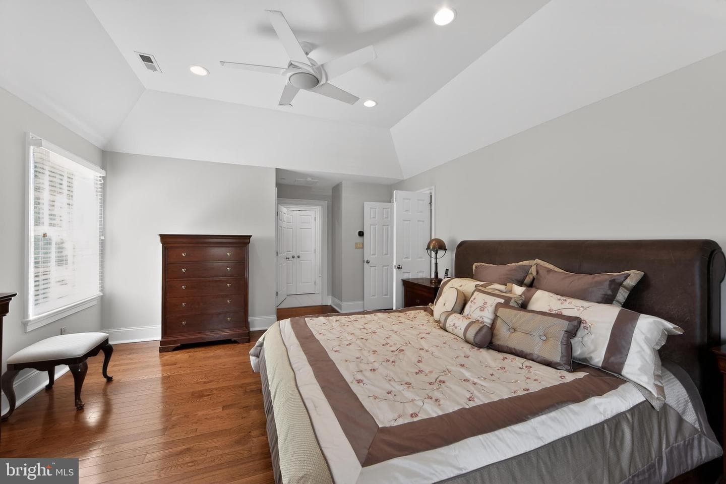 10 Kenmore Lane photo 30