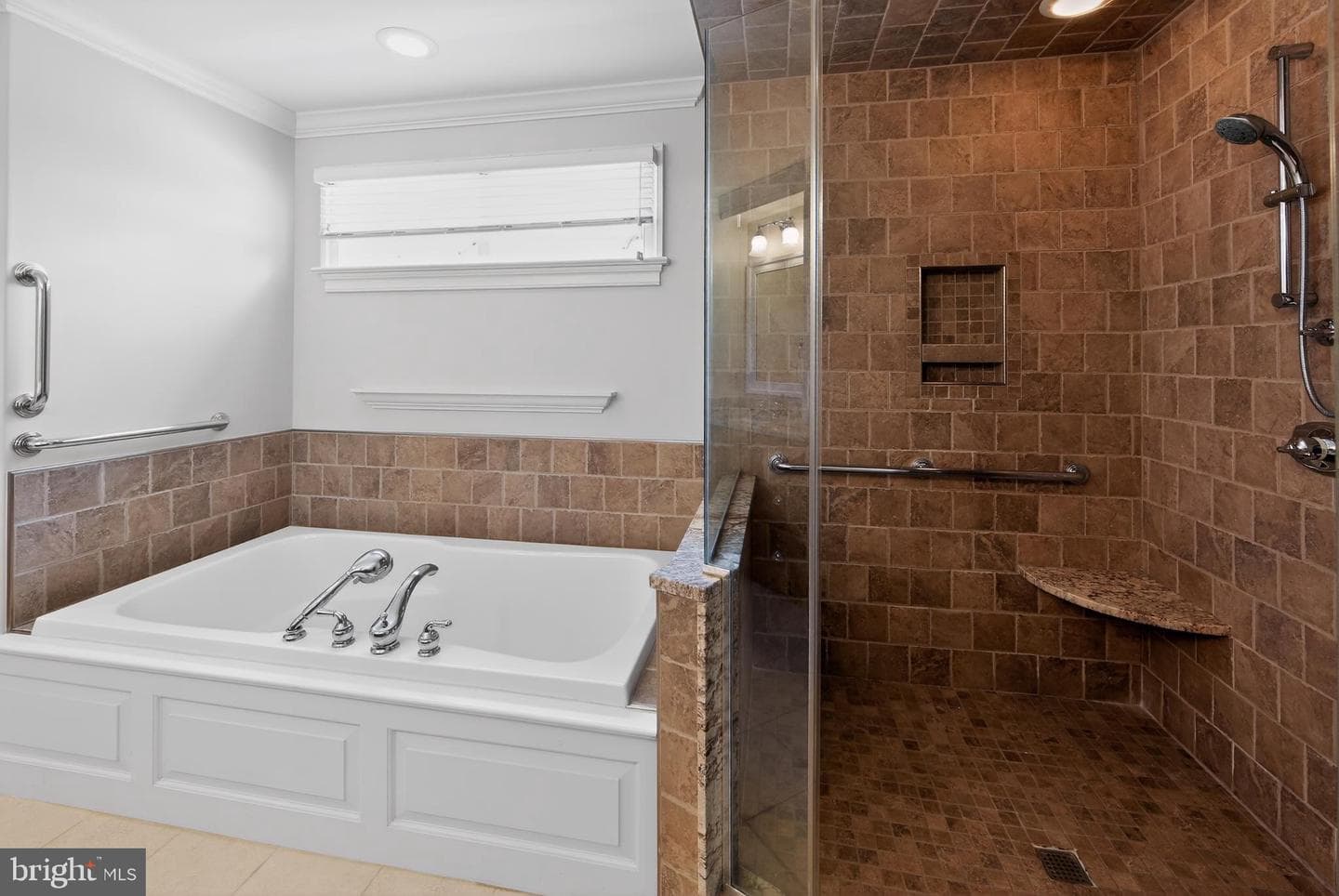 10 Kenmore Lane photo 32