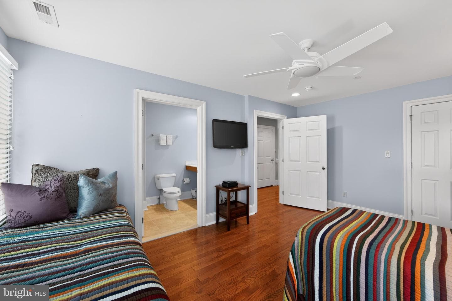 10 Kenmore Lane photo 34