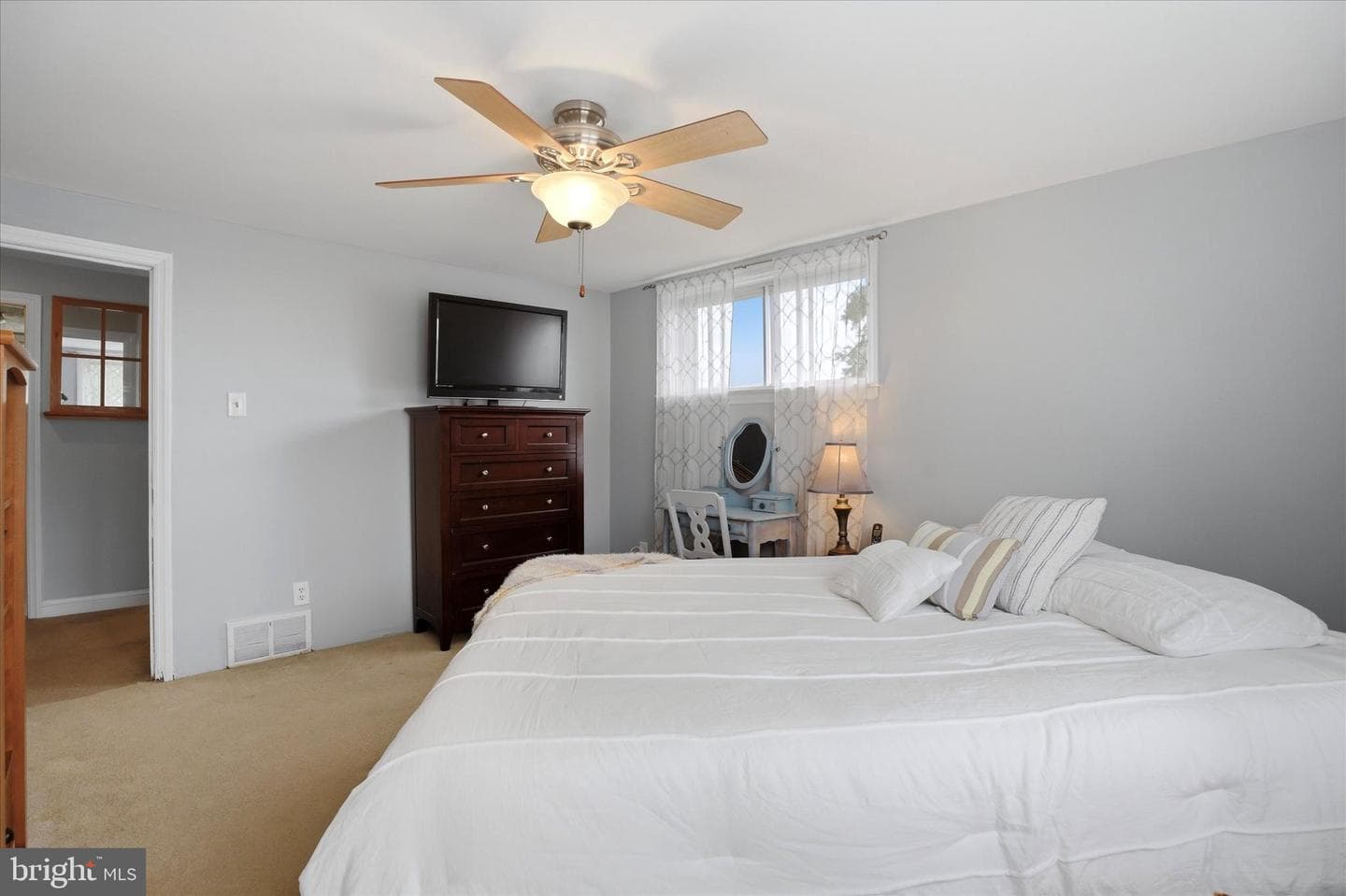 701 Rively Avenue photo 18