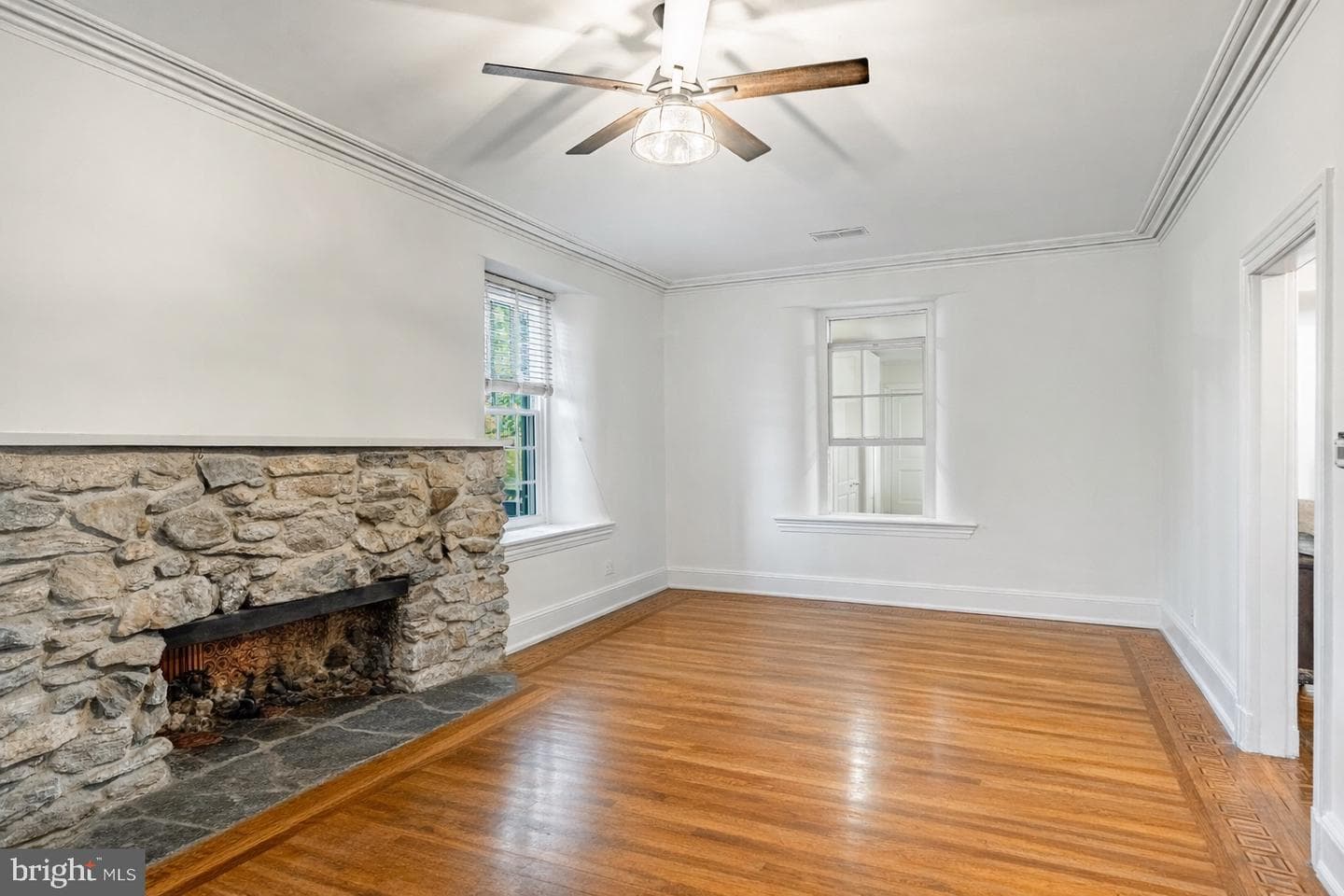 34 1/2 Mary Jane Lane photo 18