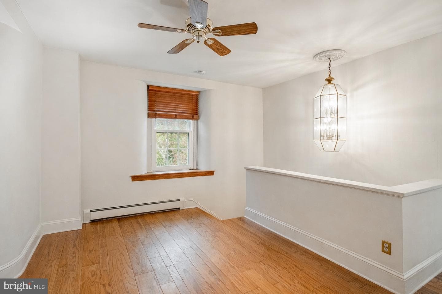 34 1/2 Mary Jane Lane photo 24